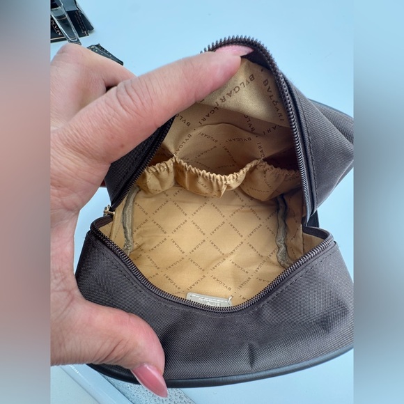 Emirates His & Hers Business Class Bvlgari Amenity Bags - Picture 5 of 12